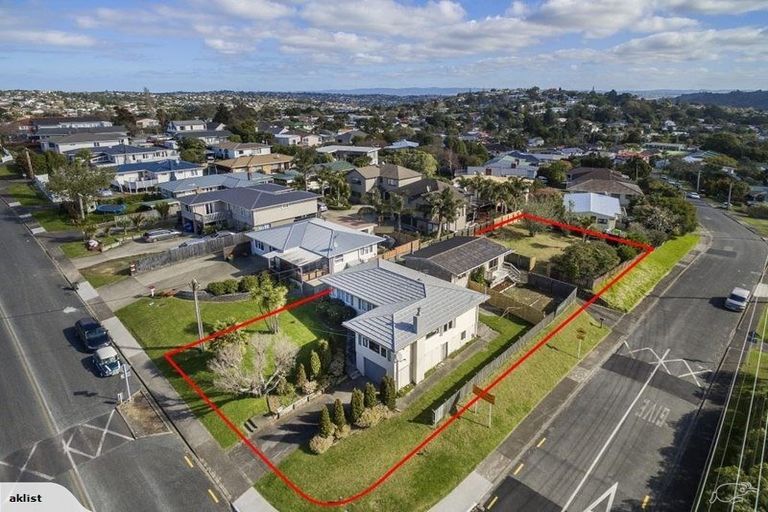 Photo of property in 28 James Street, Bayview, Auckland, 0629