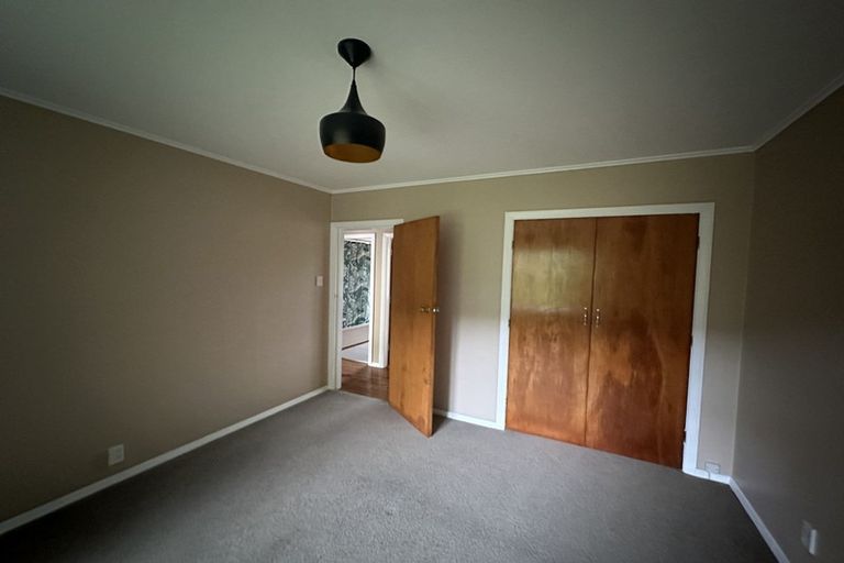 Photo of property in 2/5 Wilmshurst Place, Tawa, Wellington, 5028