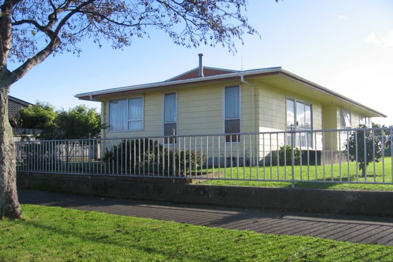 Photo of property in 116 Apollo Parade, Milson, Palmerston North, 4414