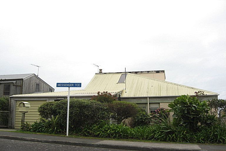 Photo of property in 55 Messenger Terrace, Oakura, 4314