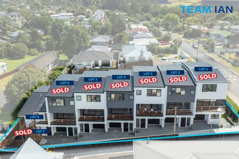 Photo of property in 8/18 Sylvan Crescent, Te Atatu South, Auckland, 0610