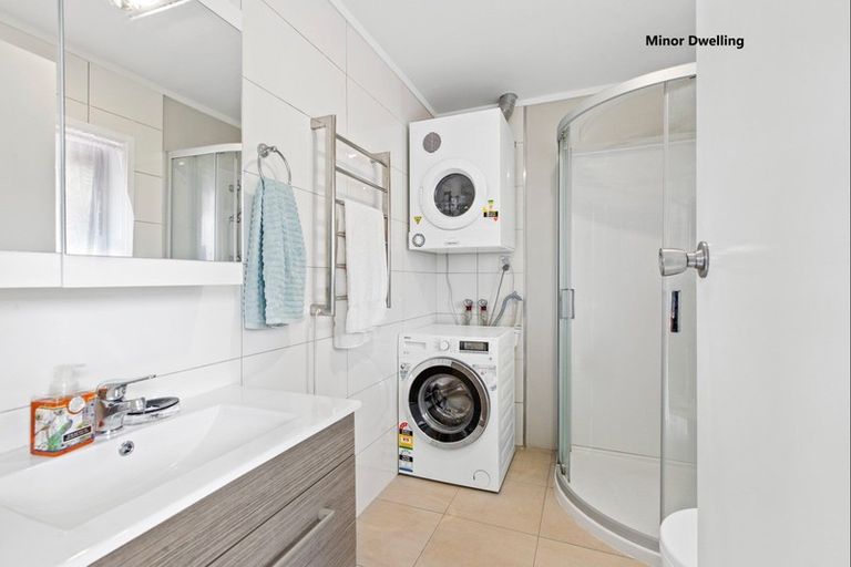 Photo of property in 20 Edgewater Grove, Orewa, 0931