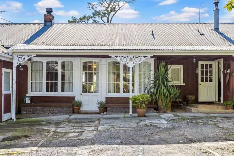 Photo of property in 98 Hanham Road, Kumeu, 0891