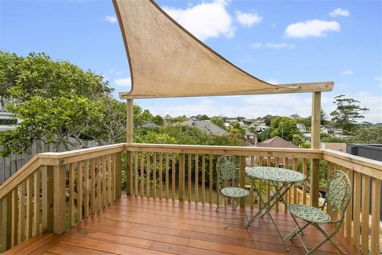 Photo of property in 10 Westmere Crescent, Westmere, Auckland, 1022