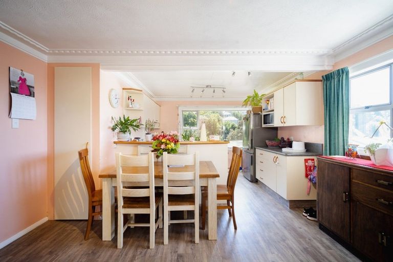 Photo of property in 9 Glen Road, Mornington, Dunedin, 9011