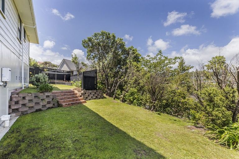 Photo of property in 37 Saunders Close, Whitby, Porirua, 5024