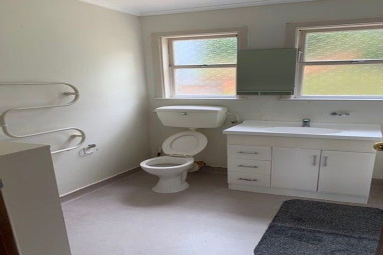 Photo of property in 662a Beach Road, Browns Bay, Auckland, 0630