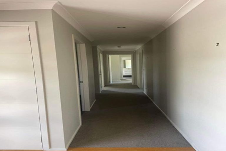 Photo of property in 52 Tarahunga Road, Levin, 5571