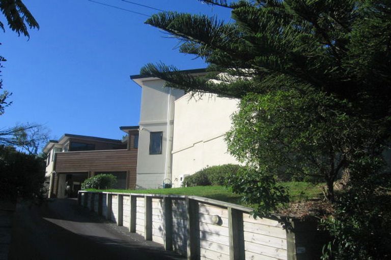 Photo of property in 4a Pekanga Road, Normandale, Lower Hutt, 5010