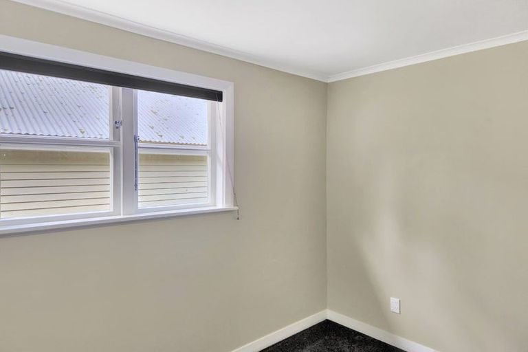 Photo of property in 1 Fleet Grove, Korokoro, Lower Hutt, 5012