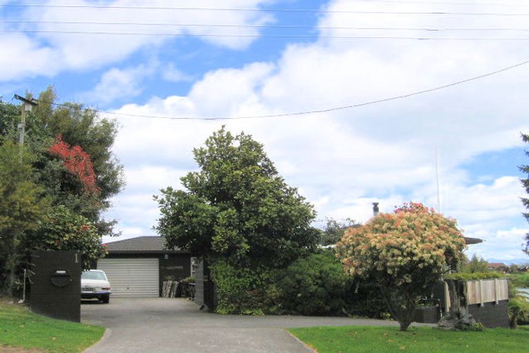 Photo of property in 1 Shepherd Road, Waipahihi, Taupo, 3330