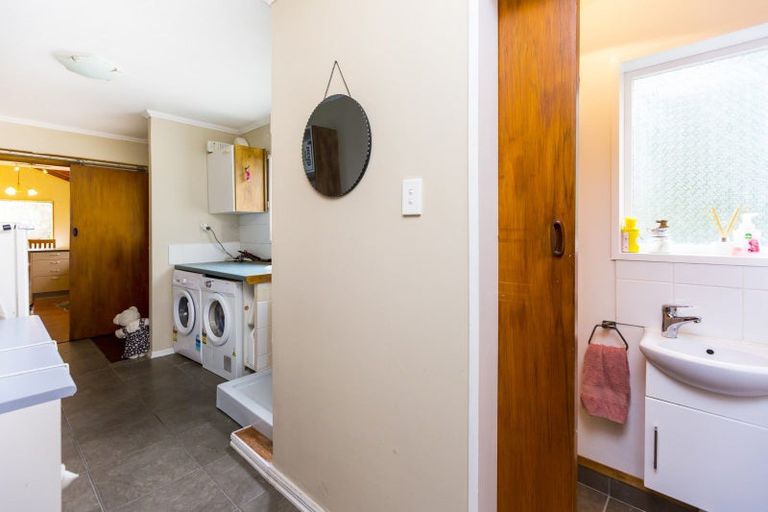 Photo of property in 19 Beryl Grove, Birchville, Upper Hutt, 5018