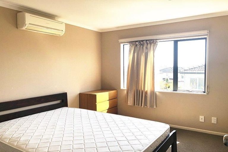 Photo of property in 4 Drumston Place, Flat Bush, Auckland, 2019