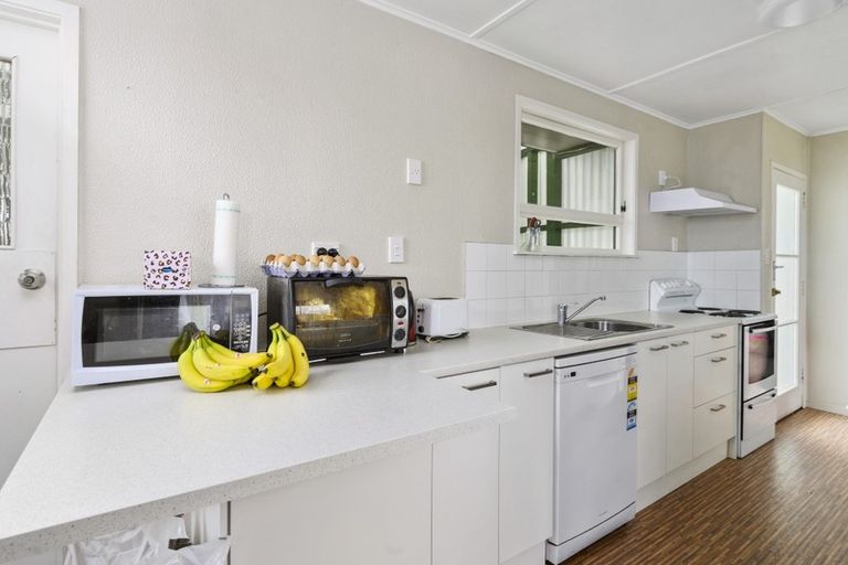 Photo of property in 24 Fenruss Street, Fairy Springs, Rotorua, 3015