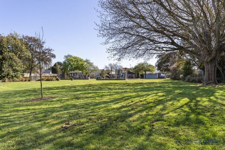 Photo of property in 10 Wolsey Place, Hillmorton, Christchurch, 8025