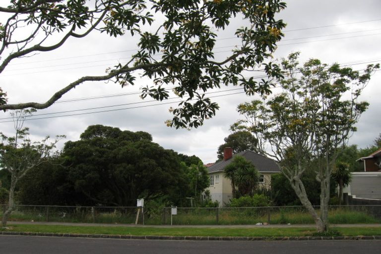 Photo of property in 61 Walmer Road, Point Chevalier, Auckland, 1022