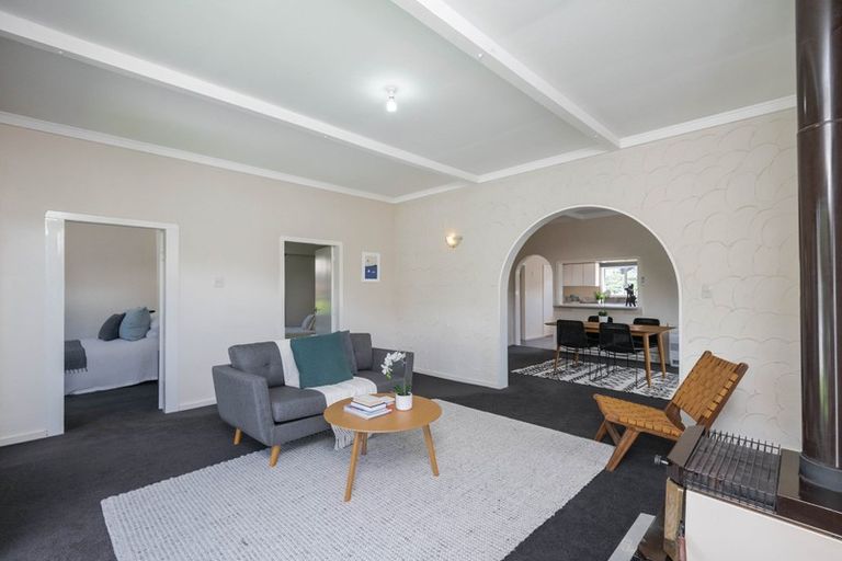 Photo of property in 10 Black Rock Road, Newlands, Wellington, 6037