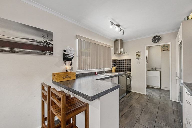 Photo of property in 55 Gemstone Drive, Birchville, Upper Hutt, 5018