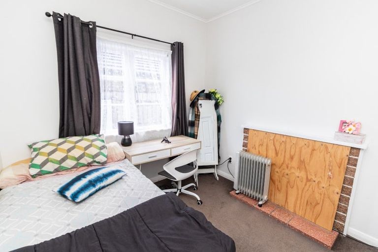 Photo of property in 49 Waiwhetu Road, Waiwhetu, Lower Hutt, 5010