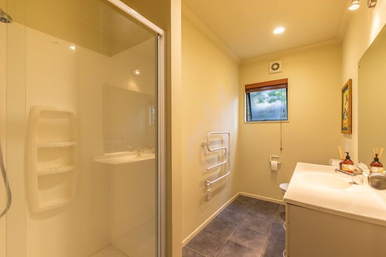 Photo of property in 32 Ian Sage Avenue, Torbay, Auckland, 0630