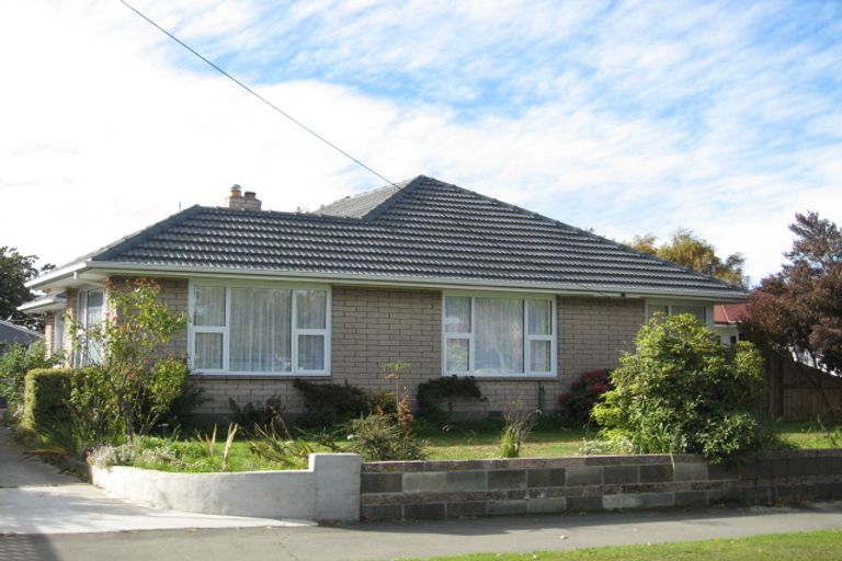 Photo of property in 16 Gladson Avenue, Sockburn, Christchurch, 8042