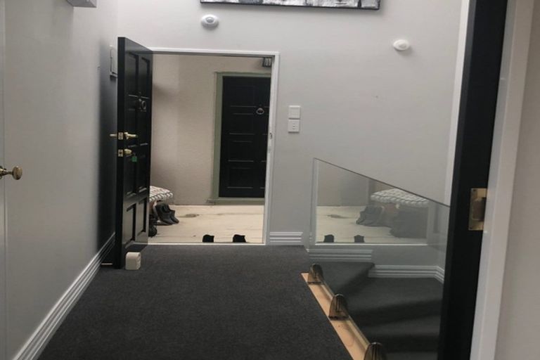 Photo of property in 134 Wadestown Road, Wadestown, Wellington, 6012