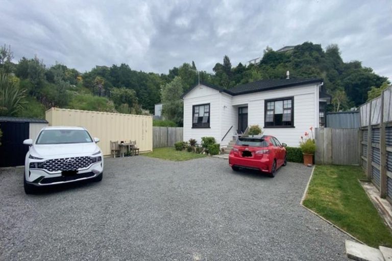 Photo of property in 12 Chaucer Road, Hospital Hill, Napier, 4110