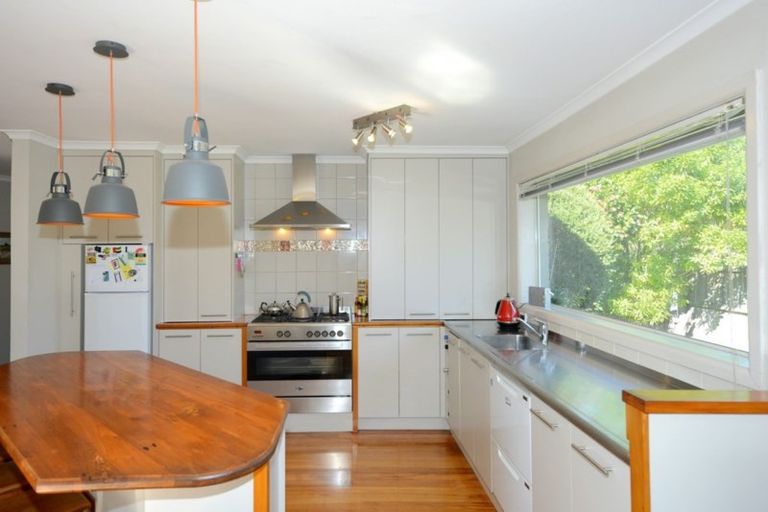 Photo of property in 334 Memorial Avenue, Burnside, Christchurch, 8053