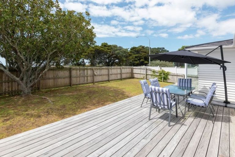 Photo of property in 47 Paparoa Road, Cockle Bay, Auckland, 2014