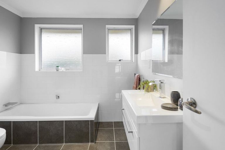 Photo of property in 2/6 Tamarisk Place, Parklands, Christchurch, 8083