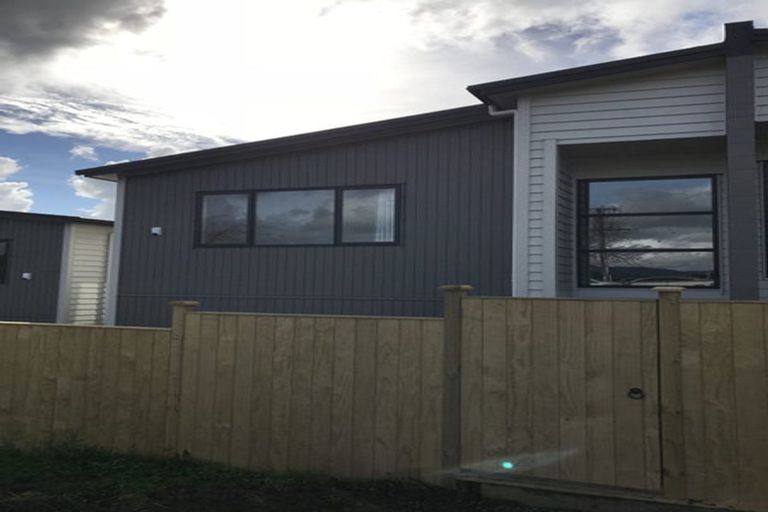 Photo of property in 6 Sophie Lane, Henderson, Auckland, 0612