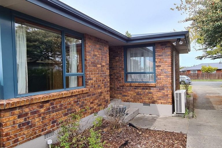 Photo of property in 223 Mairehau Road, Burwood, Christchurch, 8083