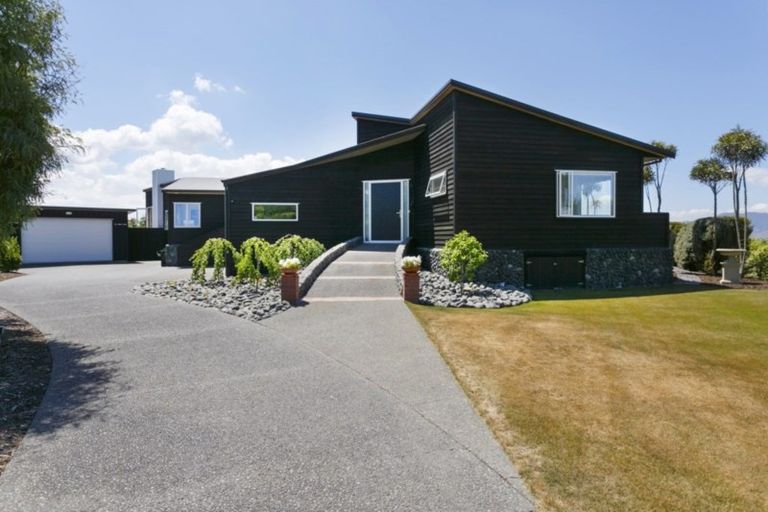 Photo of property in 7 Cameron Drive, Acacia Bay, Taupo, 3385