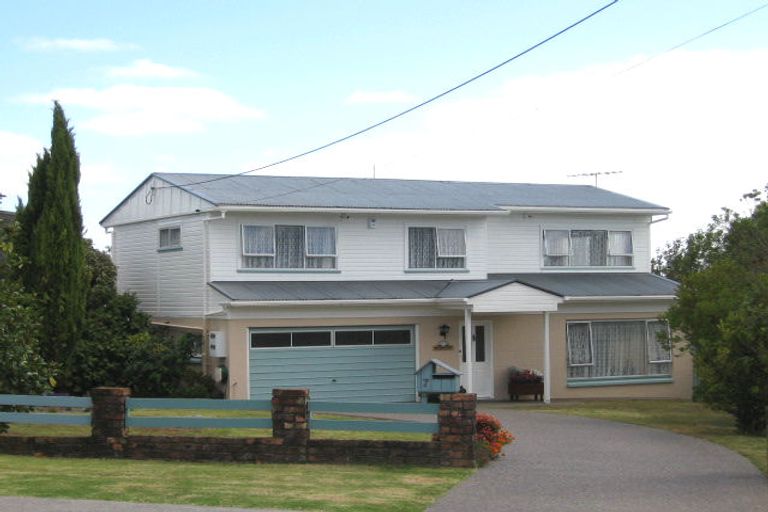 Photo of property in 7 Drome View Place, Beach Haven, Auckland, 0626