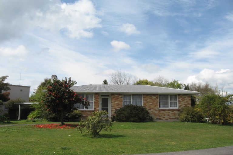 Photo of property in 8 Tirita Street, Kawaha Point, Rotorua, 3010