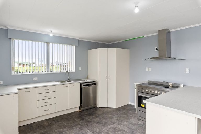 Photo of property in 14 Grenville Street, Levin, 5510