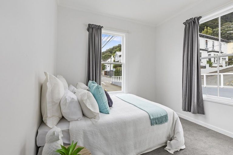 Photo of property in 18 Newman Terrace, Thorndon, Wellington, 6011