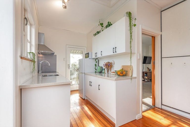 Photo of property in 38 Millar Street, Terrace End, Palmerston North, 4410