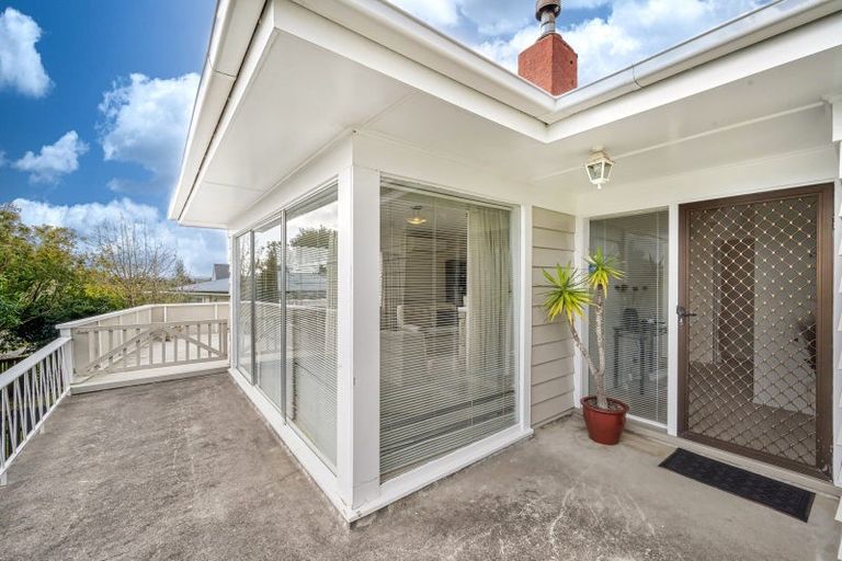 Photo of property in 125 Reeves Road, Pakuranga Heights, Auckland, 2010