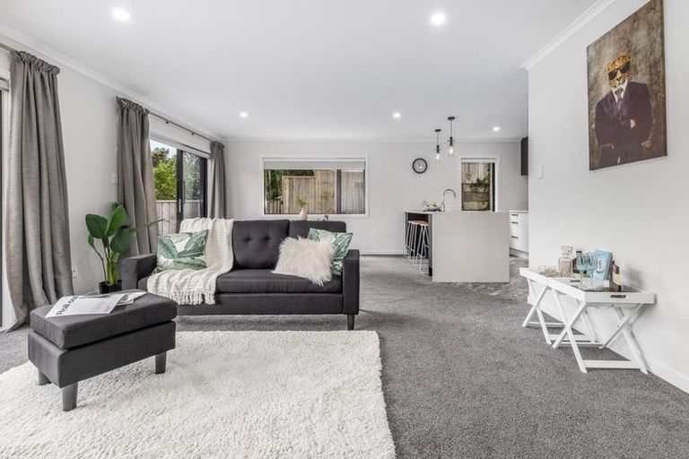 Photo of property in 1a Te Reinga View, Tawa, Wellington, 5028