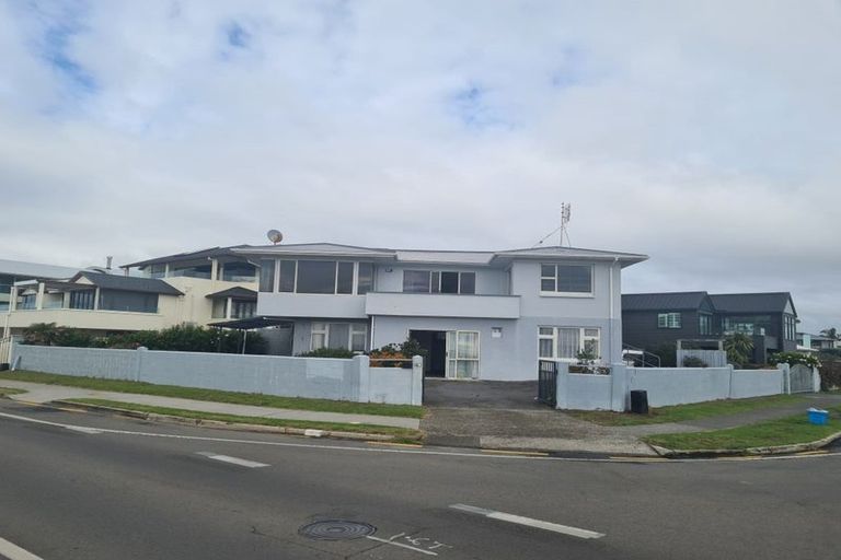 Photo of property in 196 Marine Parade, Mount Maunganui, 3116