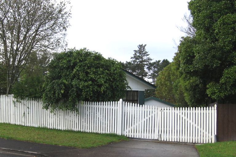 Photo of property in 7 Quincey Place, Massey, Auckland, 0614
