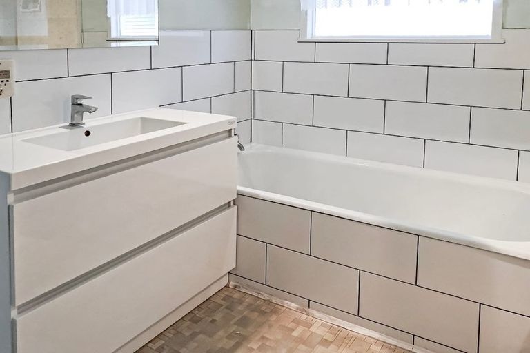 Photo of property in 63 Great North Road, Saint Johns Hill, Whanganui, 4501