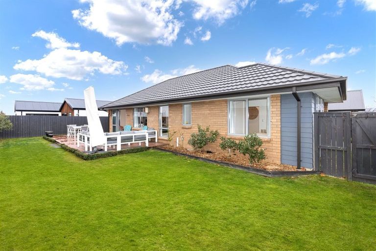 Photo of property in 32 Bradwell Crescent, Halswell, Christchurch, 8025