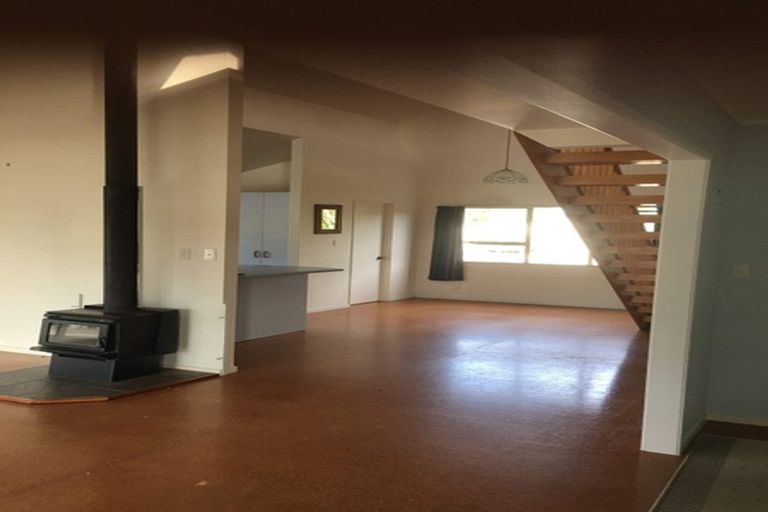 Photo of property in 295a Vipond Road, Stanmore Bay, Whangaparaoa, 0932