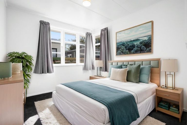 Photo of property in 2 Kenney Crescent, Fairfield, Hamilton, 3214