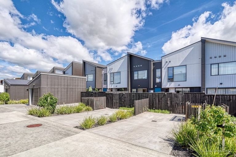 Photo of property in 6 Walter Merton Road, Hobsonville, Auckland, 0616