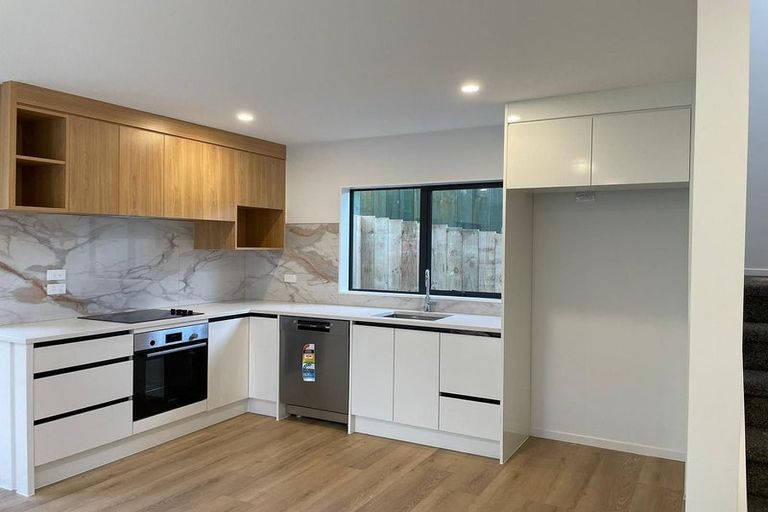 Photo of property in 53c Evans Road, Glen Eden, Auckland, 0602