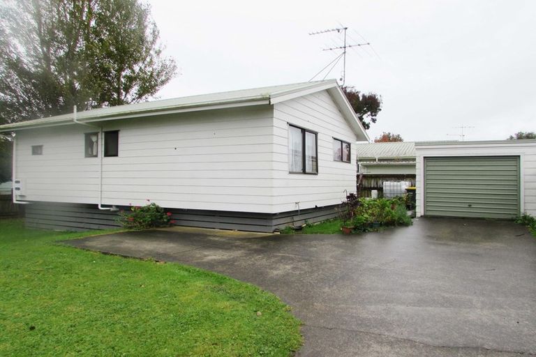 Photo of property in 1a Wing Crescent, Papakura, 2110
