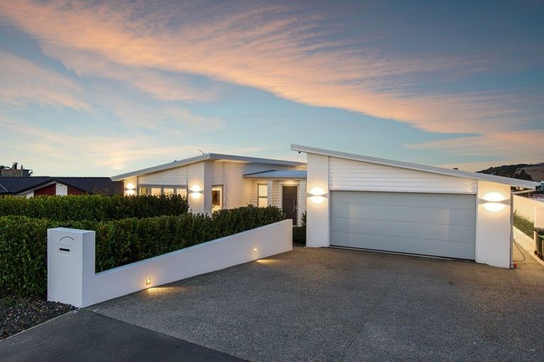 Photo of property in 12 Parkridge Place, Mount Pleasant, Christchurch, 8081
